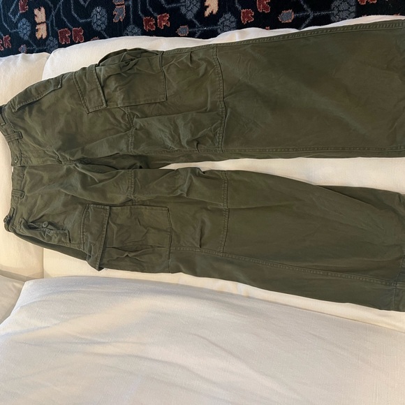 TNA Aritzia Cargo Pants size 4 - Picture 6 of 6